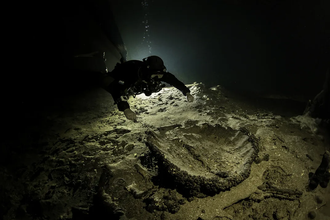 Divers in Mexico's Underwater Caves Get a Glimpse of Rarely Seen Artifacts, Fossils and Human Remains