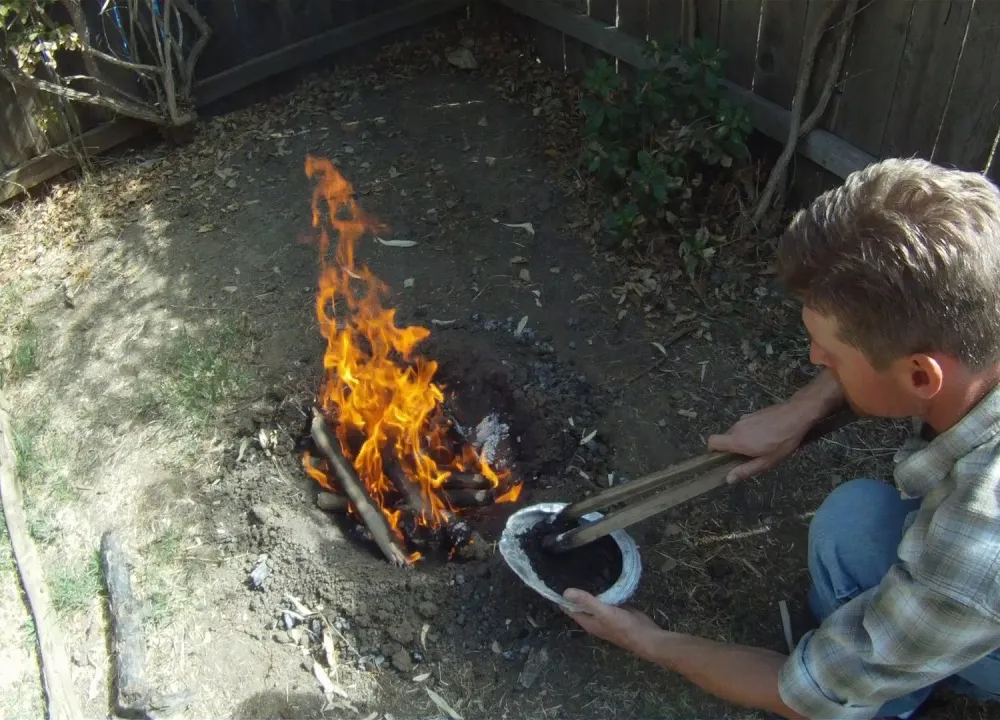 Preview thumbnail for video 'Manufacturing of bitumen-lined water bottles